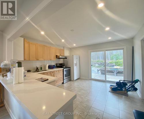 428 Limerick Street, Innisfil, ON - Indoor Photo Showing Kitchen