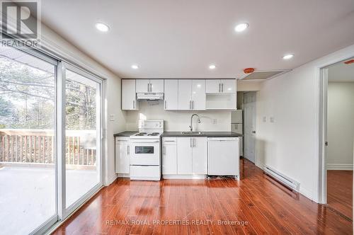 8144 Laidlaw Avenue, Ramara, ON - Indoor Photo Showing Kitchen