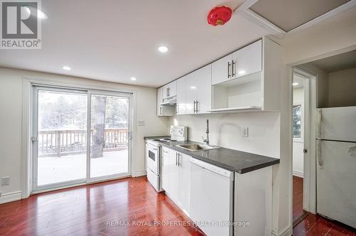 8144 Laidlaw Avenue, Ramara, ON - Indoor Photo Showing Kitchen