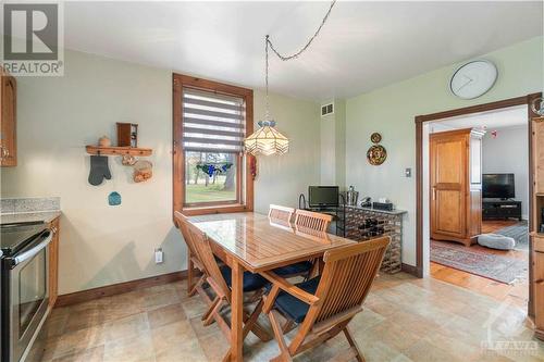 1873 Ramsay Conc 8 Road, Mississippi Mills, ON - Indoor Photo Showing Dining Room