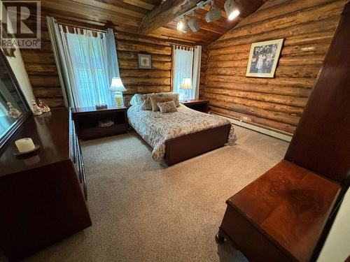 1980 Snowball Creek Road, Grand Forks, BC - Indoor Photo Showing Bedroom