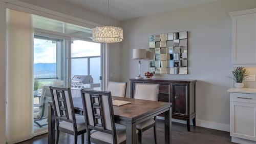 1740 Tower Ranch Drive, Kelowna, BC - Indoor Photo Showing Dining Room