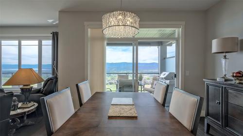 1740 Tower Ranch Drive, Kelowna, BC - Indoor Photo Showing Dining Room