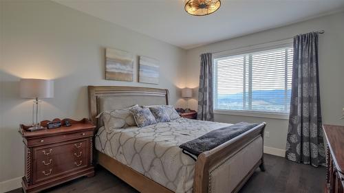 1740 Tower Ranch Drive, Kelowna, BC - Indoor Photo Showing Bedroom