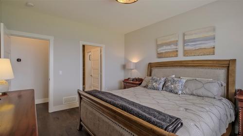 1740 Tower Ranch Drive, Kelowna, BC - Indoor Photo Showing Bedroom