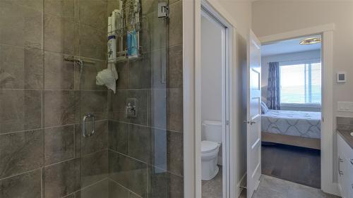 1740 Tower Ranch Drive, Kelowna, BC - Indoor Photo Showing Bathroom