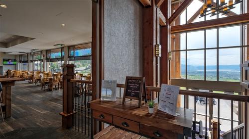 1740 Tower Ranch Drive, Kelowna, BC - Indoor Photo Showing Other Room