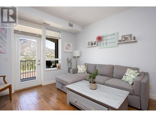 2200 Upper Sundance Drive Unit# 2208, West Kelowna, BC - Indoor Photo Showing Living Room