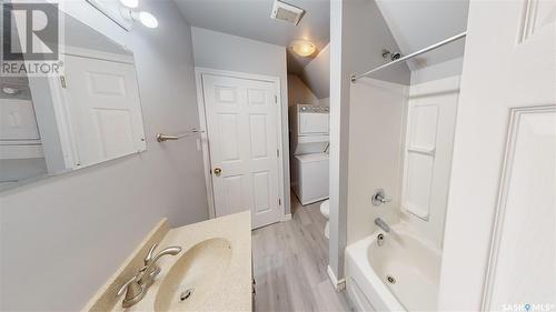 A And B 2267 Cameron Street, Regina, SK - Indoor Photo Showing Bathroom