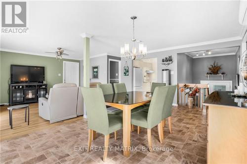 93 Montpetit Street, Prescott And Russell, ON - Indoor Photo Showing Dining Room