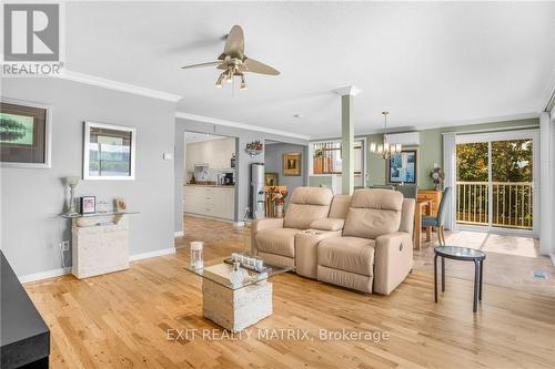 93 Montpetit Street, Prescott And Russell, ON - Indoor Photo Showing Living Room