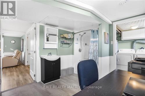 93 Montpetit Street, Prescott And Russell, ON - Indoor Photo Showing Laundry Room