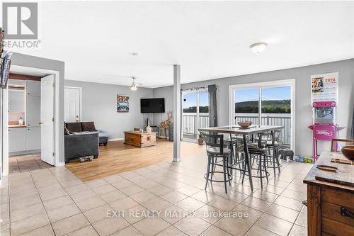 93 Montpetit Street, Prescott And Russell, ON - Indoor Photo Showing Dining Room