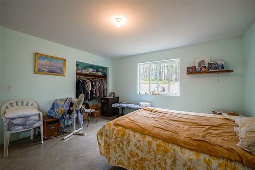 250 Gunter Ellison Road, Enderby, BC - Indoor Photo Showing Bedroom