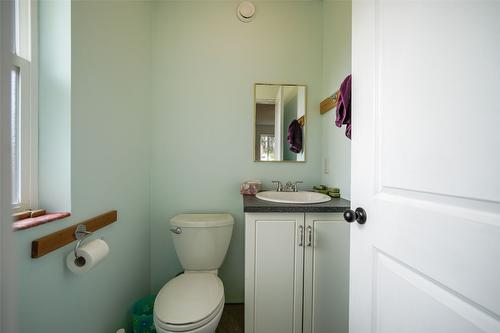 250 Gunter Ellison Road, Enderby, BC - Indoor Photo Showing Bathroom