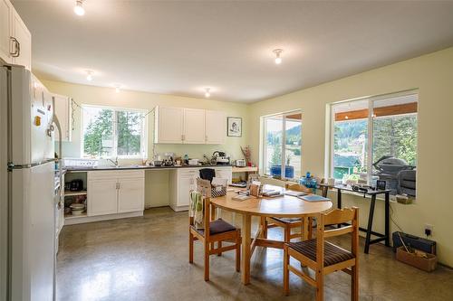 250 Gunter Ellison Road, Enderby, BC - Indoor Photo Showing Dining Room