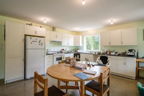 250 Gunter Ellison Road, Enderby, BC - Indoor Photo Showing Kitchen With Double Sink