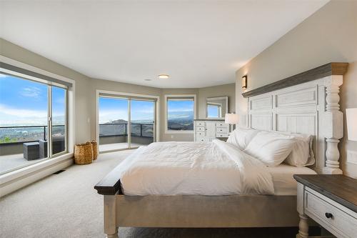 896 Hewetson Avenue, Kelowna, BC - Indoor Photo Showing Bedroom