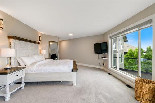 896 Hewetson Avenue, Kelowna, BC - Indoor Photo Showing Bedroom