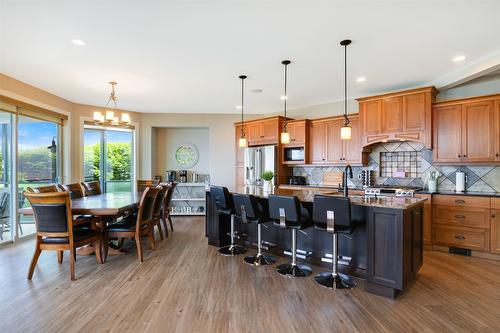 896 Hewetson Avenue, Kelowna, BC - Indoor