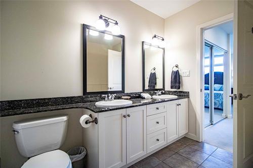 302-3301 Skaha Lake Road, Penticton, BC - Indoor Photo Showing Bathroom