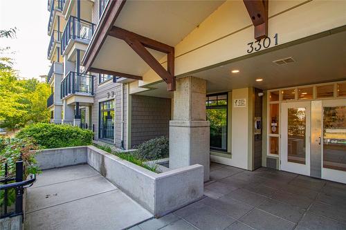 302-3301 Skaha Lake Road, Penticton, BC - Outdoor With Balcony With Exterior