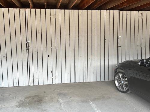 108-3800 24 Avenue, Vernon, BC - Indoor Photo Showing Garage