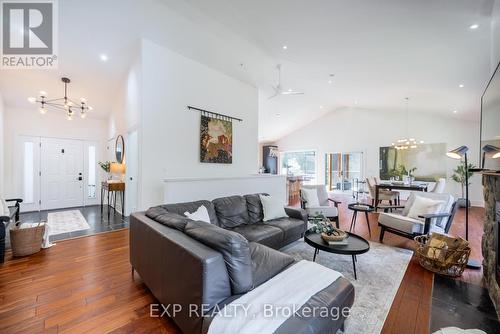 883 Ontario Street, Cobourg, ON - Indoor Photo Showing Living Room