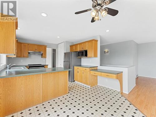 3559 Glen Eagles Court, West Kelowna, BC - Indoor Photo Showing Kitchen With Double Sink