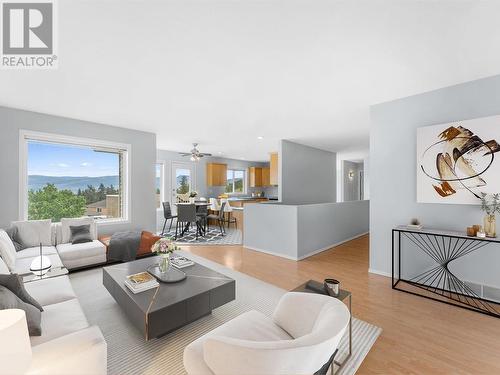 3559 Glen Eagles Court, West Kelowna, BC - Indoor Photo Showing Living Room