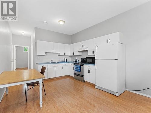 3559 Glen Eagles Court, West Kelowna, BC - Indoor Photo Showing Kitchen