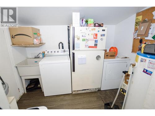 362 Nanaimo Avenue W, Penticton, BC - Indoor Photo Showing Laundry Room