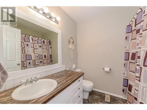 1630 17 Street Se, Salmon Arm, BC - Indoor Photo Showing Bathroom