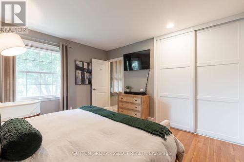 101 Hunt Club Drive, London, ON - Indoor Photo Showing Bedroom