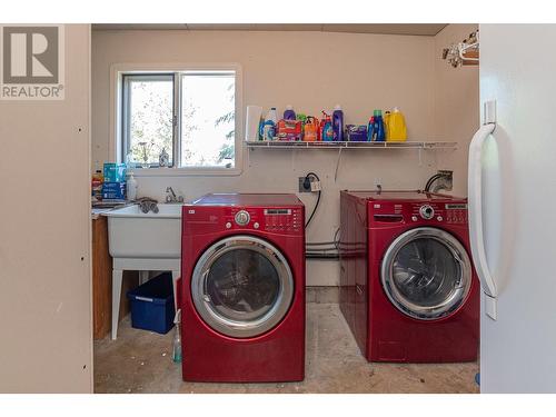 109 Reservoir Road, Enderby, BC - Indoor Photo Showing Laundry Room