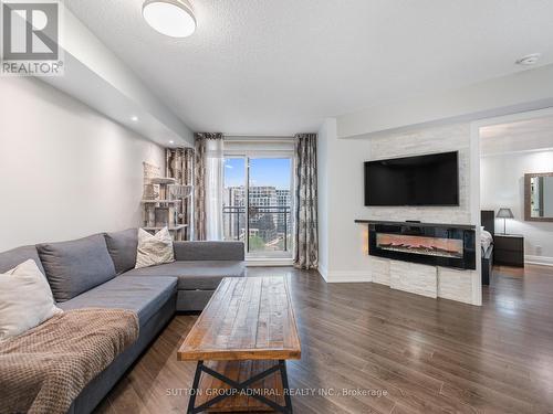 1201 - 1060 Sheppard Avenue W, Toronto (York University Heights), ON - Indoor Photo Showing Living Room