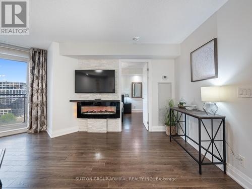 1201 - 1060 Sheppard Avenue W, Toronto (York University Heights), ON - Indoor Photo Showing Living Room With Fireplace