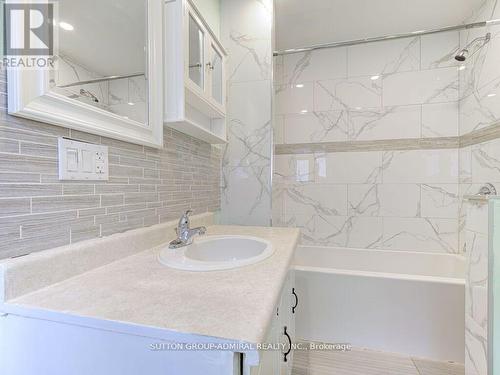 92 Simmons Boulevard, Brampton (Madoc), ON - Indoor Photo Showing Bathroom