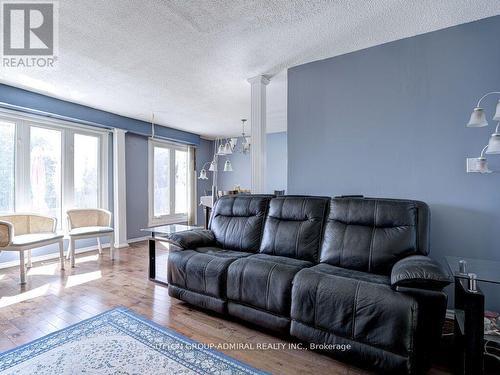 92 Simmons Boulevard, Brampton (Madoc), ON - Indoor Photo Showing Living Room