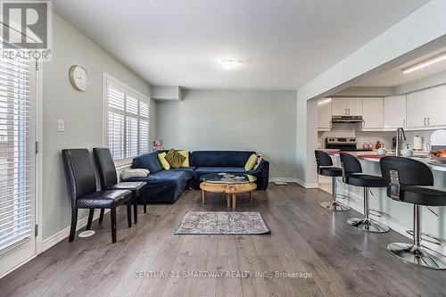 1143 Duignan Crescent, Milton (Ford), ON - Indoor Photo Showing Living Room