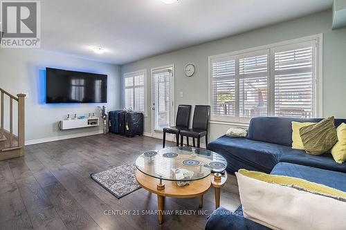 1143 Duignan Crescent, Milton (Ford), ON - Indoor Photo Showing Living Room