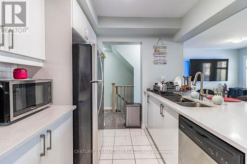 1143 Duignan Crescent, Milton (Ford), ON - Indoor Photo Showing Kitchen With Stainless Steel Kitchen With Double Sink With Upgraded Kitchen