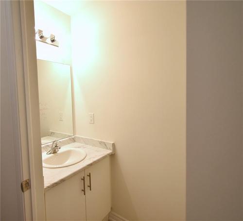 40 Zinfandel Drive|Unit #48, Hamilton, ON - Indoor Photo Showing Bathroom