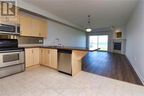 15 - 484 Millen Road, Hamilton (Lakeshore), ON - Indoor Photo Showing Kitchen