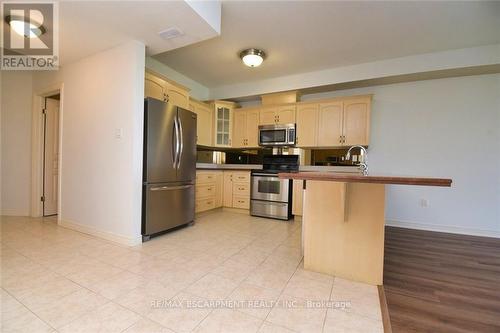 15 - 484 Millen Road, Hamilton (Lakeshore), ON - Indoor Photo Showing Kitchen