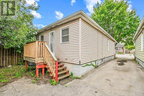 27 Cluny Avenue, Hamilton (Crown Point), ON - Outdoor