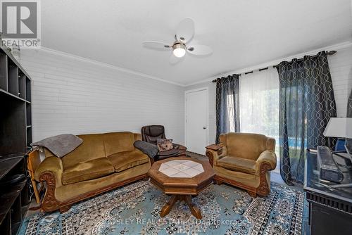 135 Webb Street, Minto (Harriston), ON - Indoor Photo Showing Living Room