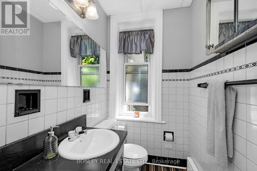 135 Webb Street, Minto (Harriston), ON - Indoor Photo Showing Bathroom