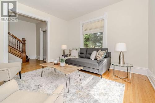 13 Extra Street, Guelph (Exhibition Park), ON - Indoor Photo Showing Living Room