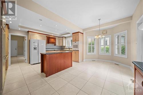 1072 Bravar Drive, Ottawa, ON - Indoor Photo Showing Kitchen